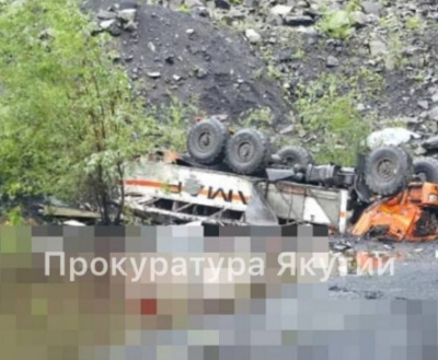 В МЧС сообщили о числе погибших и пострадавших при падении автобуса в Якутии
